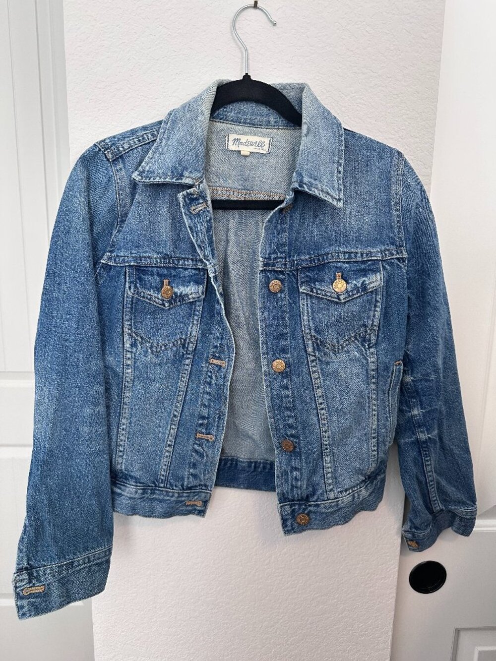 Madewell "The Jean Jacket" denim jacket in a timeless medium-wash blue. ✨